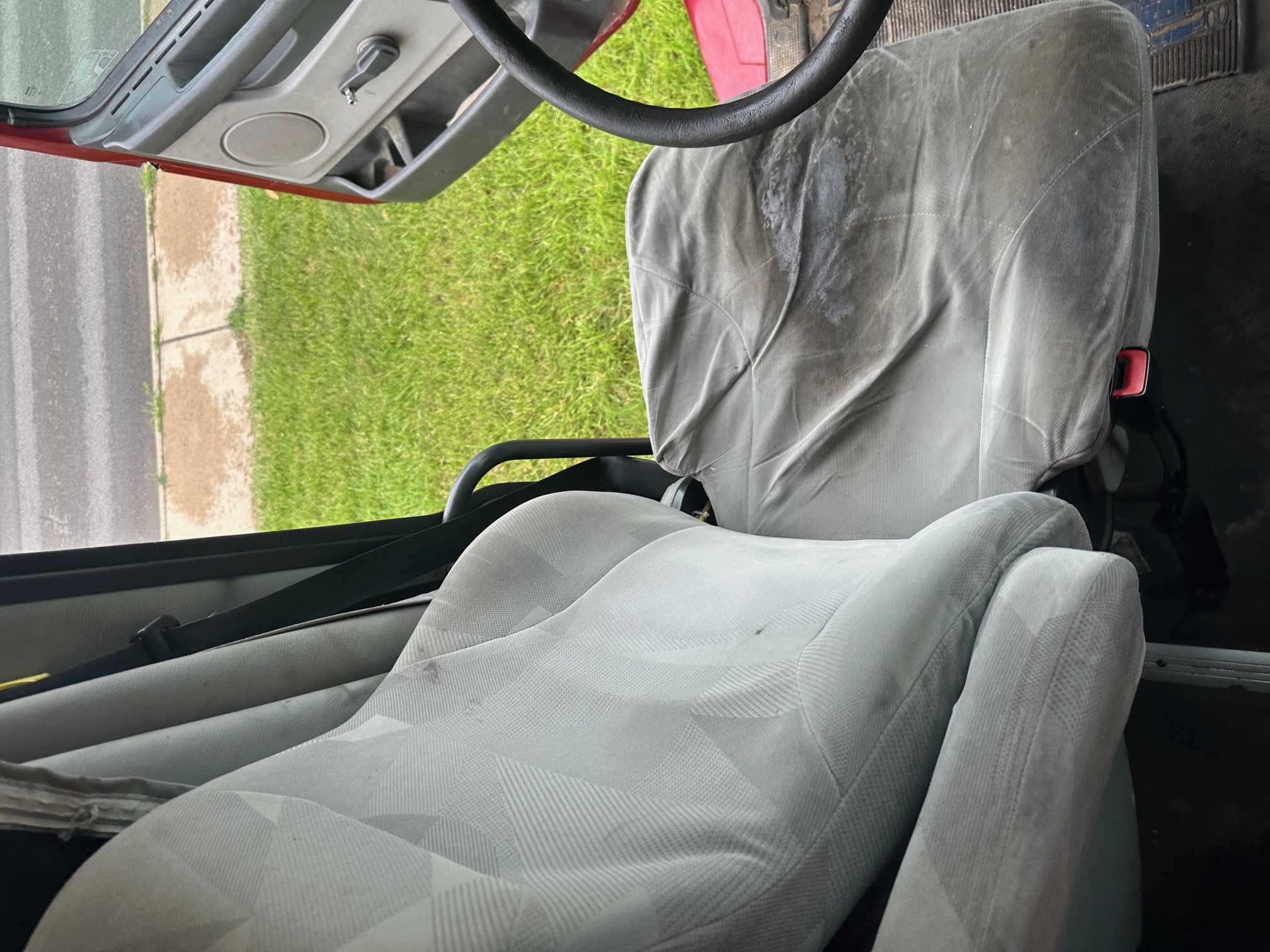 2011 VOLVO VNL 64T630 - Image 13